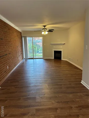 $1,650 | 1951 Greenpoint Drive, Unit 103, Kirkwood, MO 63122