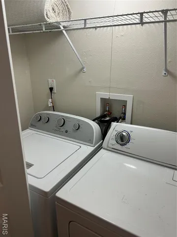 $1,650 | 1951 Greenpoint Drive, Unit 103, Kirkwood, MO 63122