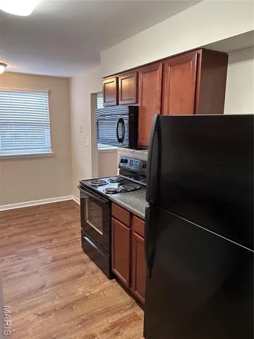 $1,650 | 1951 Greenpoint Drive, Unit 103, Kirkwood, MO 63122