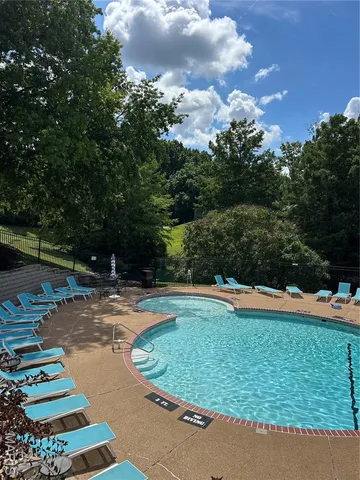 $1,650 | 1951 Greenpoint Drive, Unit 103, Kirkwood, MO 63122