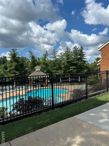 $1,650 | 1951 Greenpoint Drive, Unit 103, Kirkwood, MO 63122