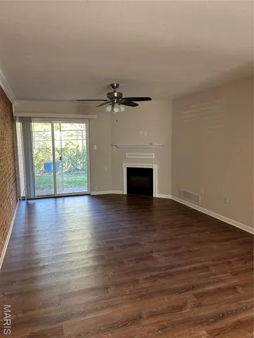 $1,795 | 1951 Greenpoint Drive, Unit 103, Kirkwood, MO 63122