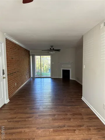 $1,650 | 1951 Greenpoint Drive, Unit 103, Kirkwood, MO 63122