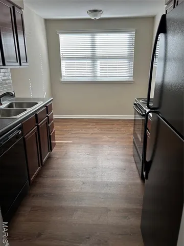 $1,650 | 1951 Greenpoint Drive, Unit 103, Kirkwood, MO 63122