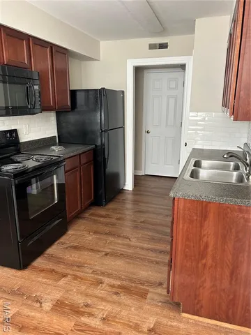 $1,795 | 1951 Greenpoint Drive, Unit 103, Kirkwood, MO 63122