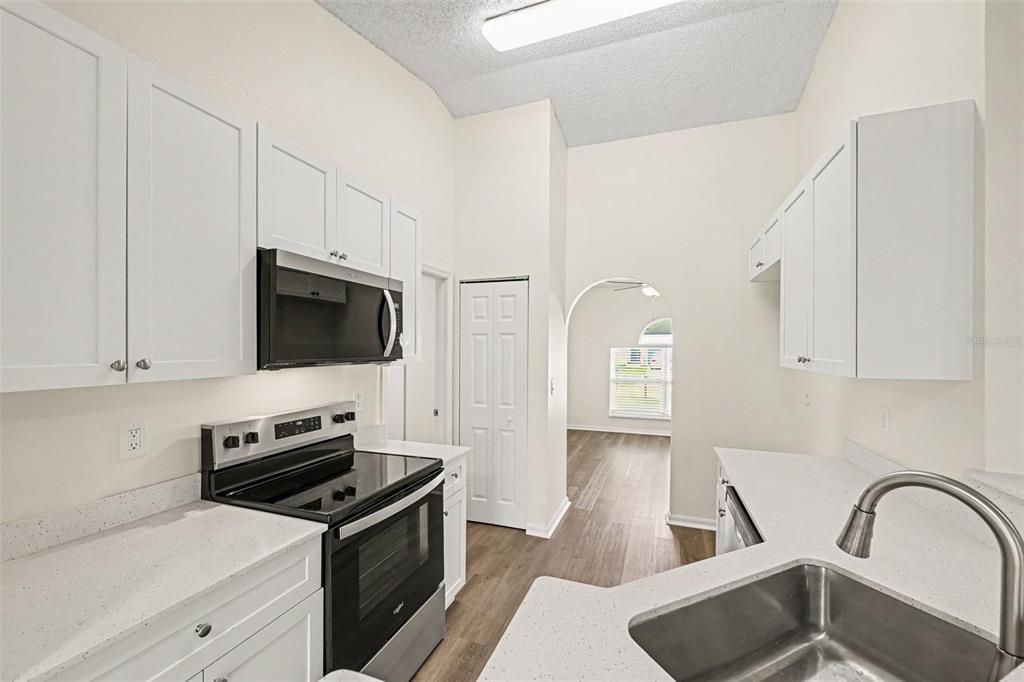 287 Delake Road Northwest Palm Bay, FL 32907 - Photo 6 of 24 Gallery Image 6