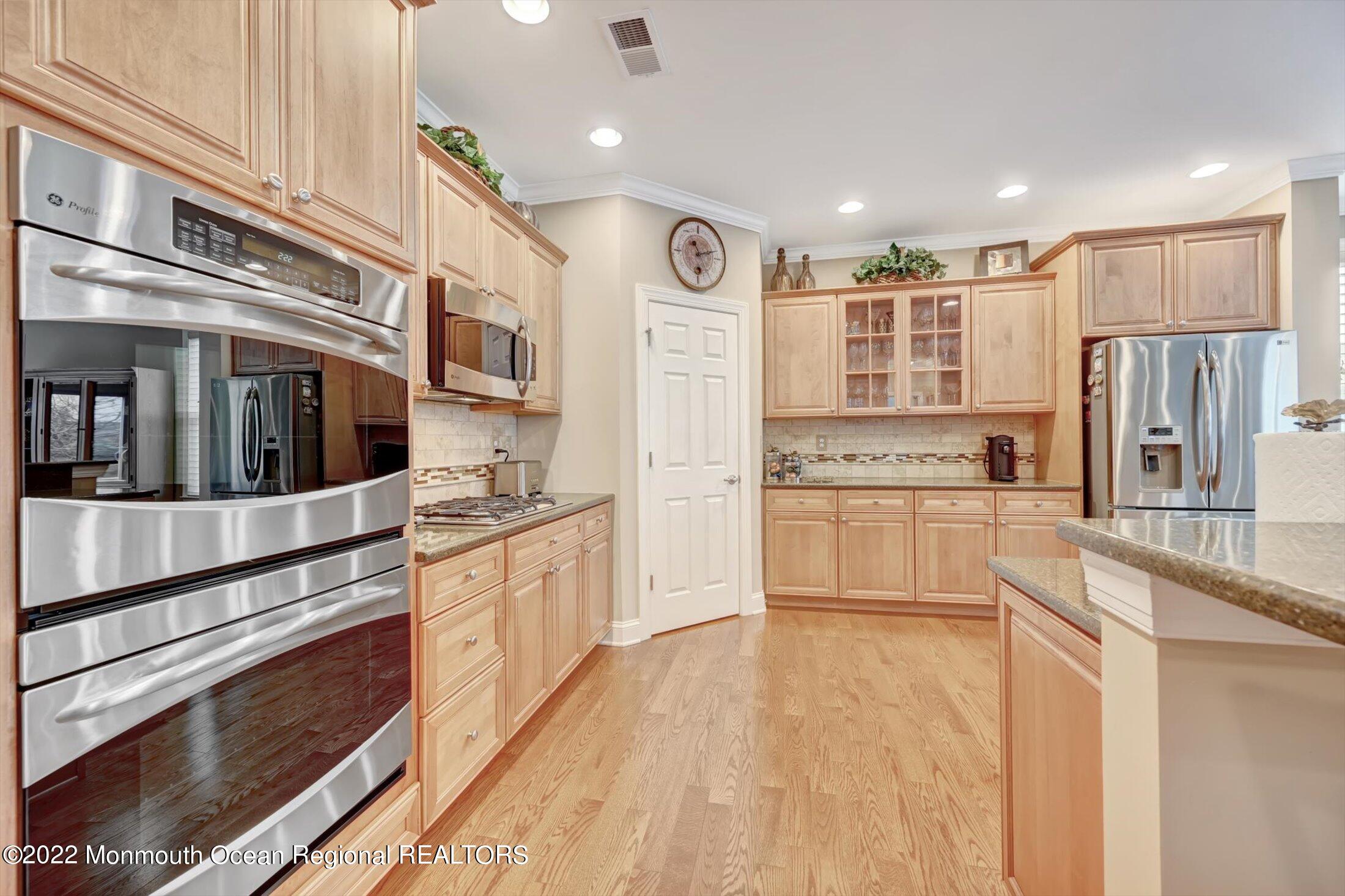 5 Day Star Road Manalapan, NJ 07726 - Photo 18 of 62 KITCHEN