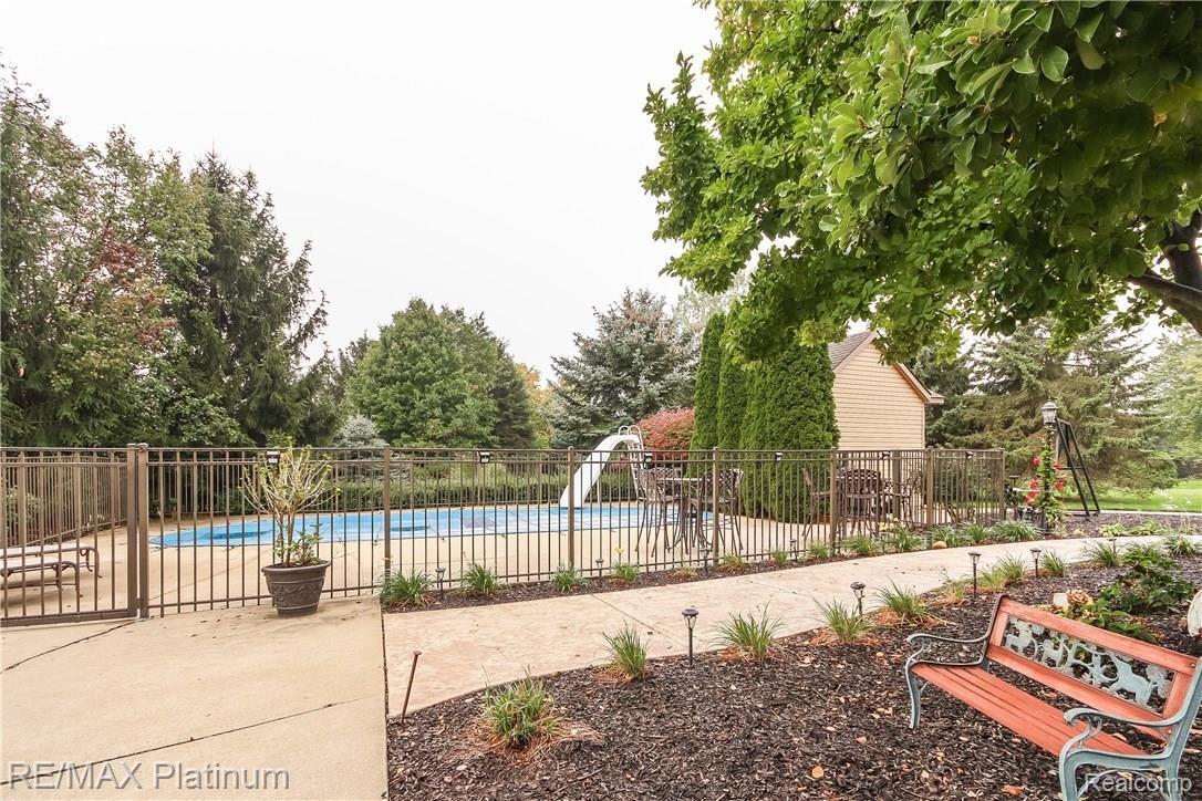 1746 Clover Ridge Drive Howell, MI 48843 - Photo 73 of 95 068-Patio-4934303-large.jpg