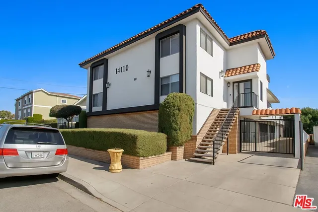 a picture of city view