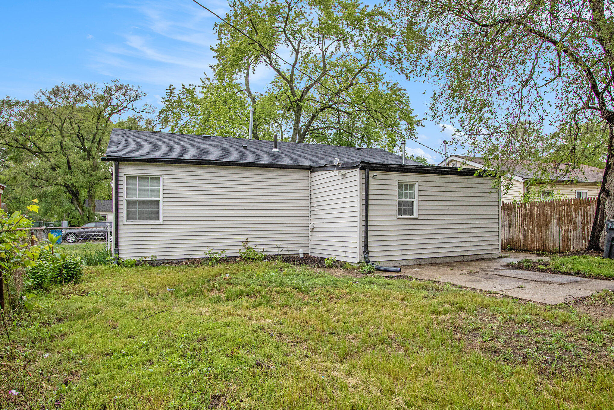 1121 Dekalb Street Gary, IN 46403 - Photo 14 of 21 2038x1359