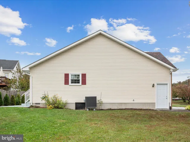 $425,000 | 112 Jefferson Court, Stephens City, VA 22655