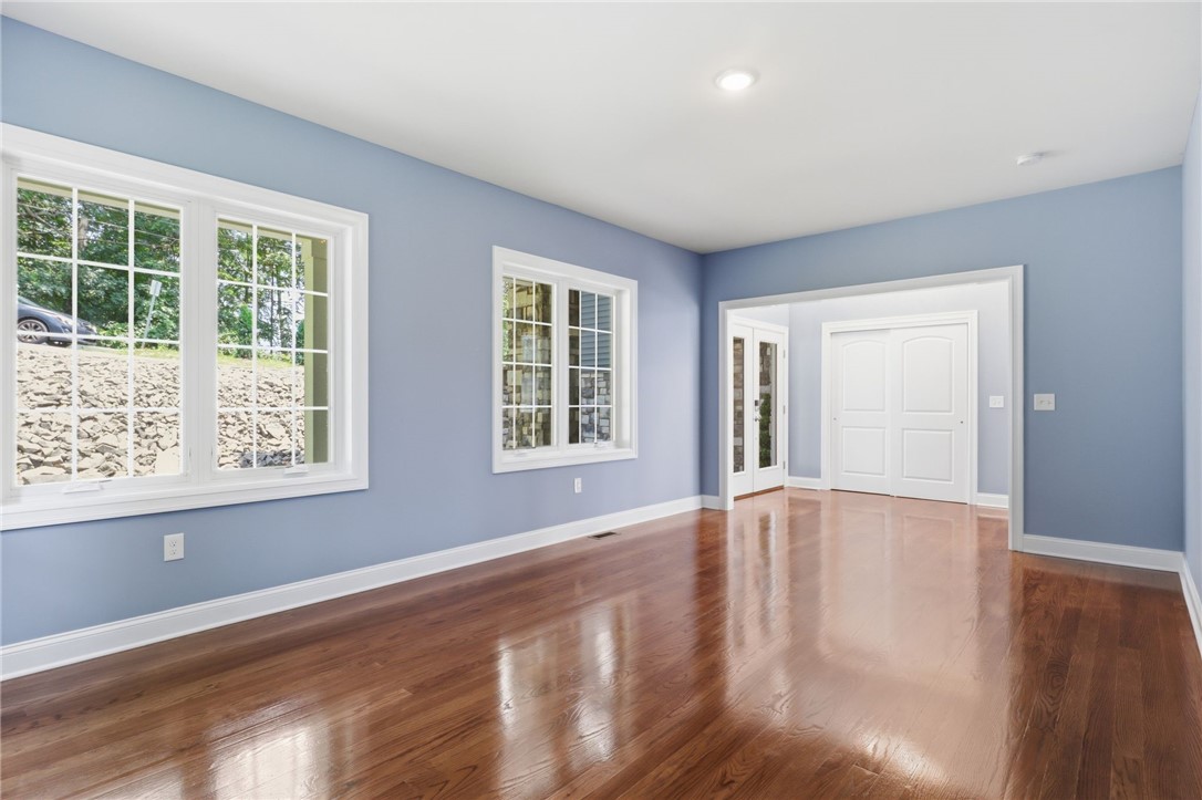 667 Seneca Road Irondequoit, NY 14622 - Photo 14 of 46