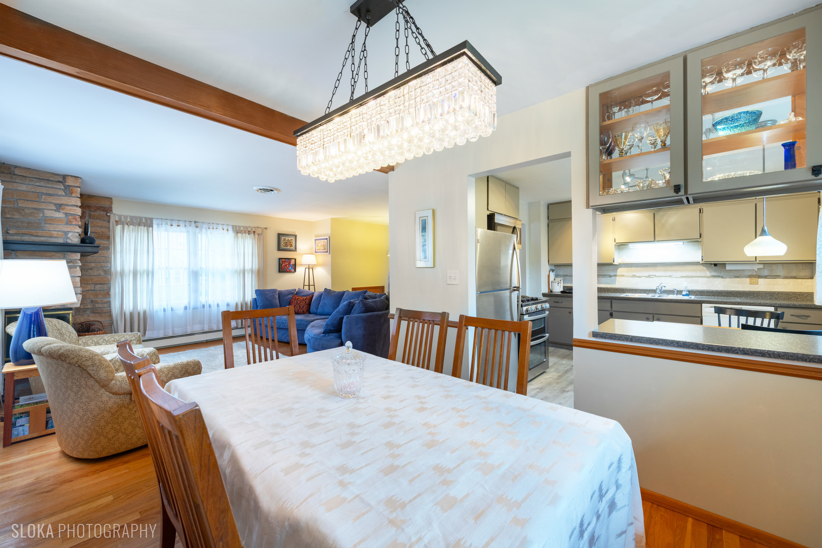 101 Clay Street Algonquin, IL 60102 - Photo 6 of 23 a bedroom with furniture and a large window