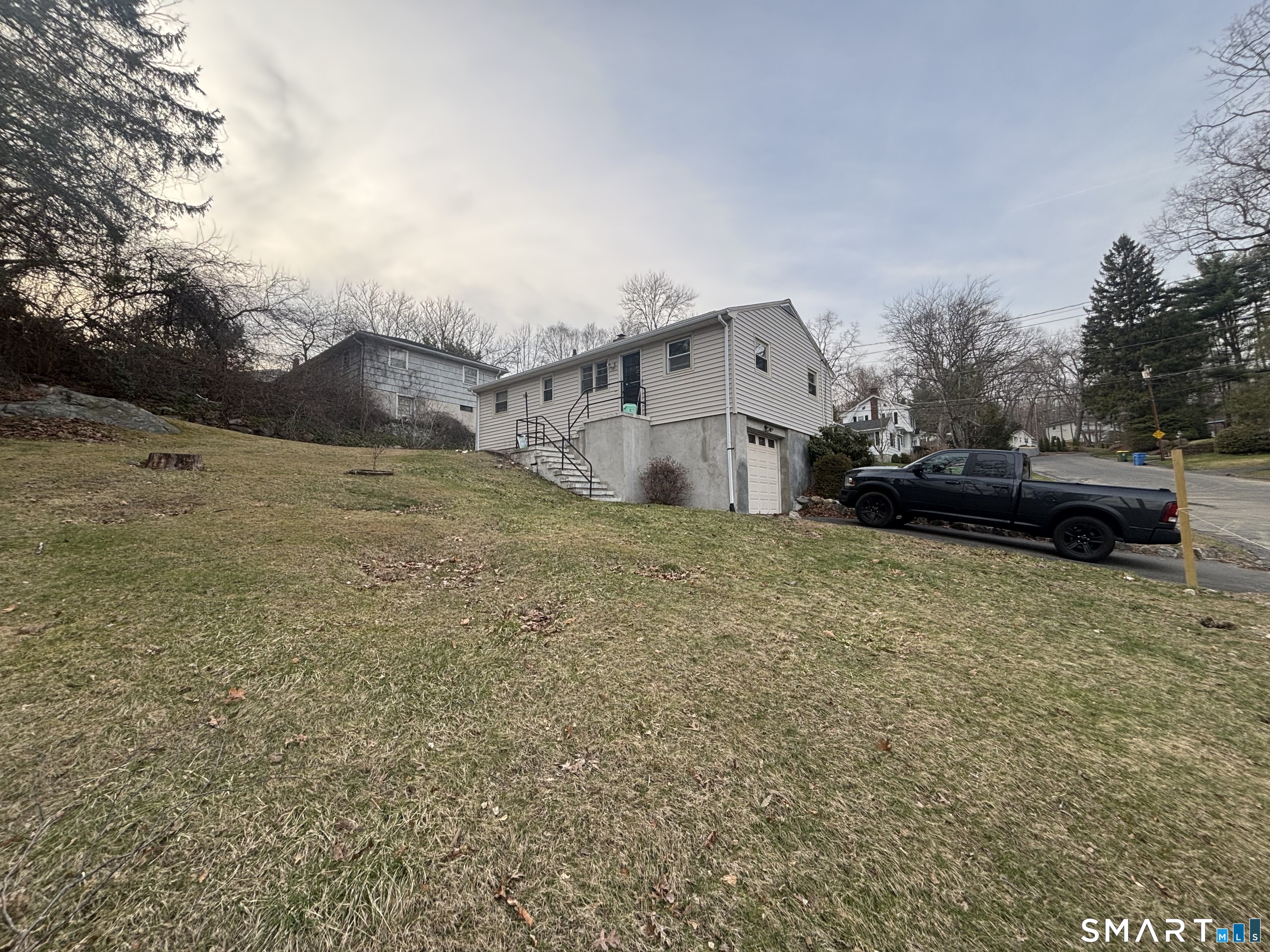 117 Arden Road Waterbury, CT 06708 - Photo 3 of 30
