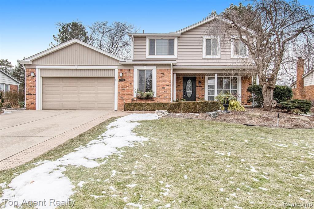 724 Lion Street Rochester Hills, MI 48307 - Photo 1 of 50