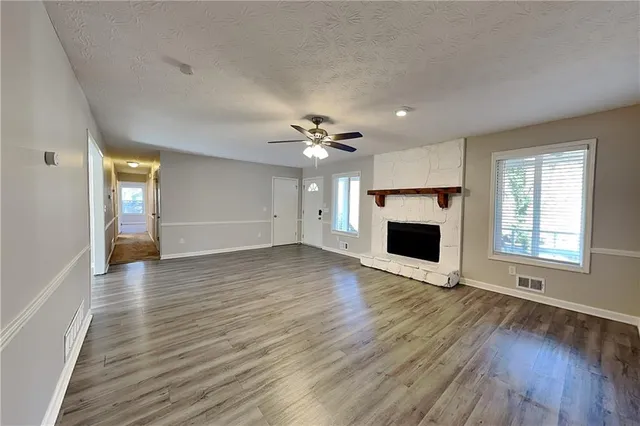 $2,195 | 208 Emerald Cove Lane, Woodstock, GA 30189