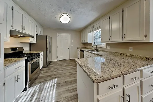 $2,195 | 208 Emerald Cove Lane, Woodstock, GA 30189