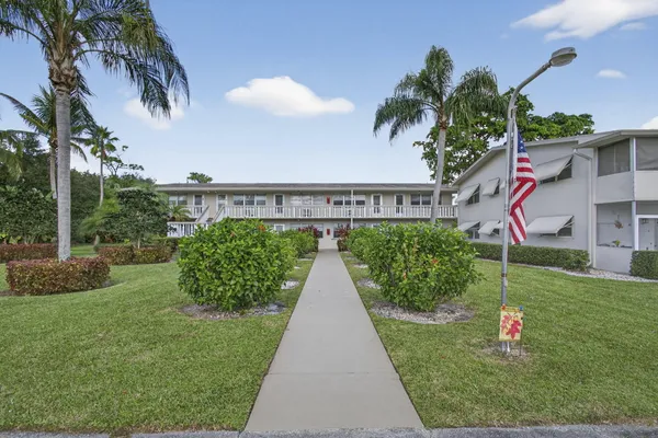 $1,350 | 16 Sussex A, Unit 16, West Palm Beach, FL 33417