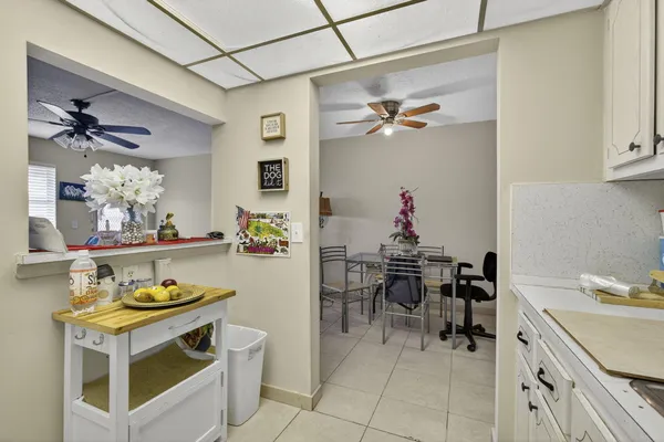 $1,250 | 16 Sussex A, Unit 16, West Palm Beach, FL 33417