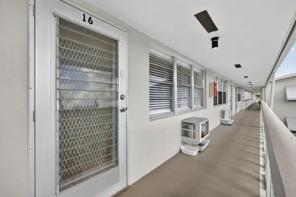 $1,250 | 16 Sussex A, Unit 16, West Palm Beach, FL 33417