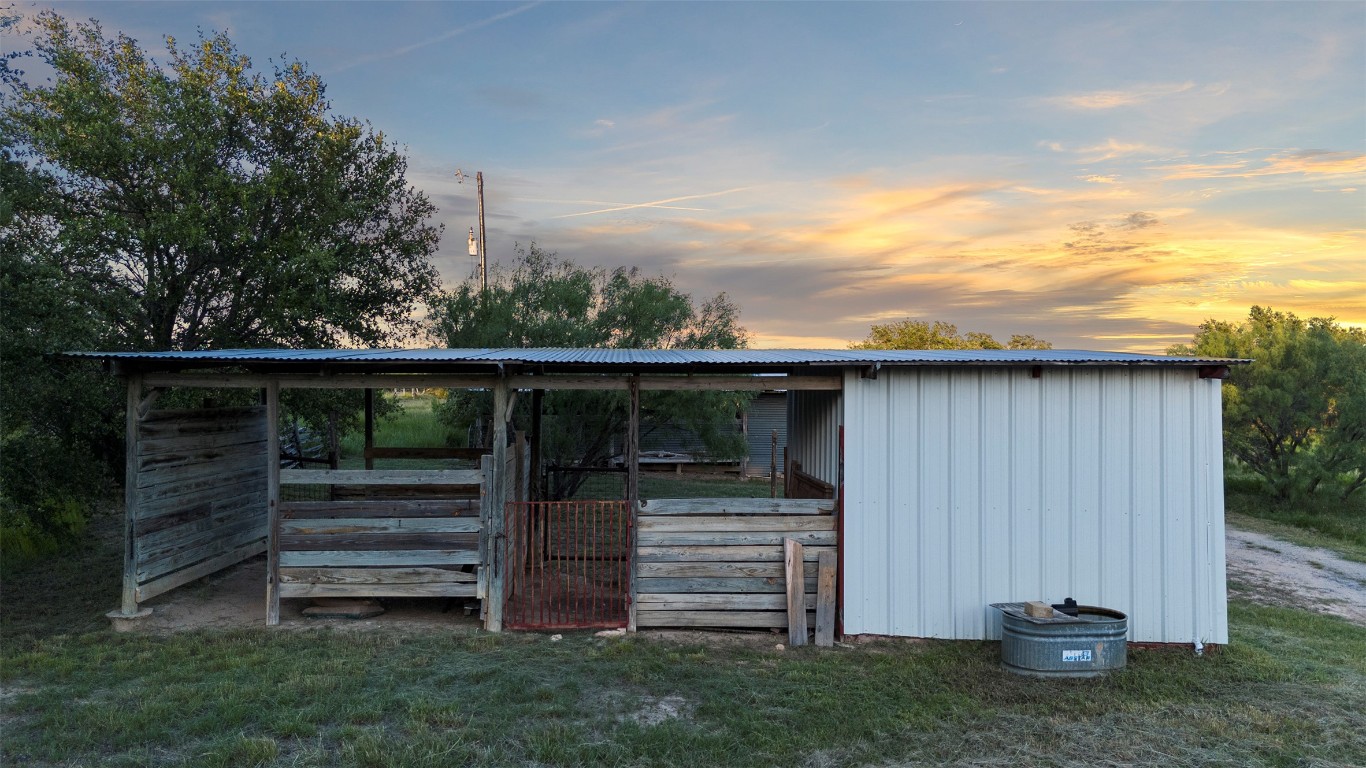 5229-5012 Hupedo Ranch Road Spicewood, TX 78669 - Photo 34 of 40 a view of a backyard