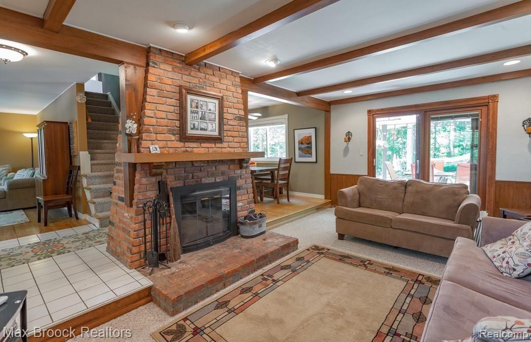 362 Welch Road Northville, MI 48167 - Photo 4 of 23 Family Room