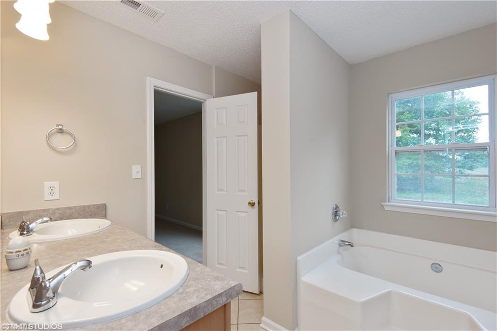 941 Hamlet Road Reidsville, NC 27320 - Photo 12 of 22 Gallery Image 12