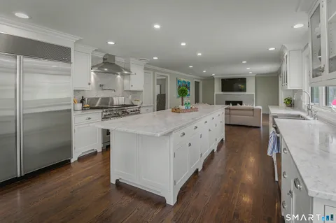 $1,800,000 | 36 Golf Lane, Ridgefield, CT 06877