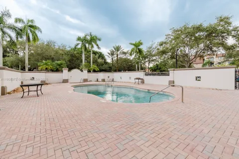 $479,000 | 9021 Southwest 94th Street, Unit 307, Miami, FL 33176