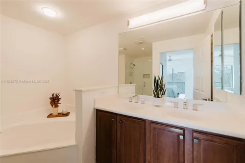 $479,000 | 9021 Southwest 94th Street, Unit 307, Miami, FL 33176