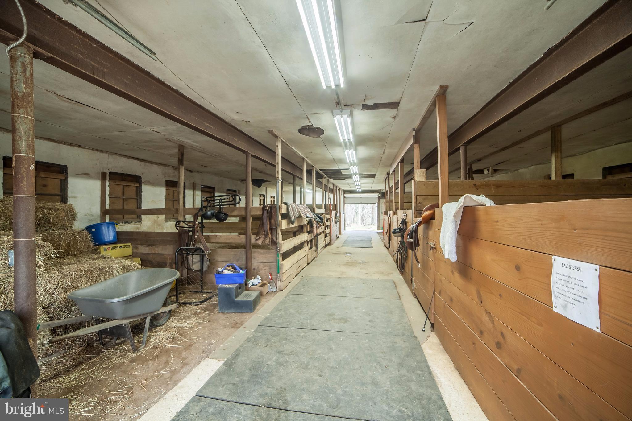 5515 Riggs Road Gaithersburg, MD 20882 - Photo 29 of 30 Interior of the barn