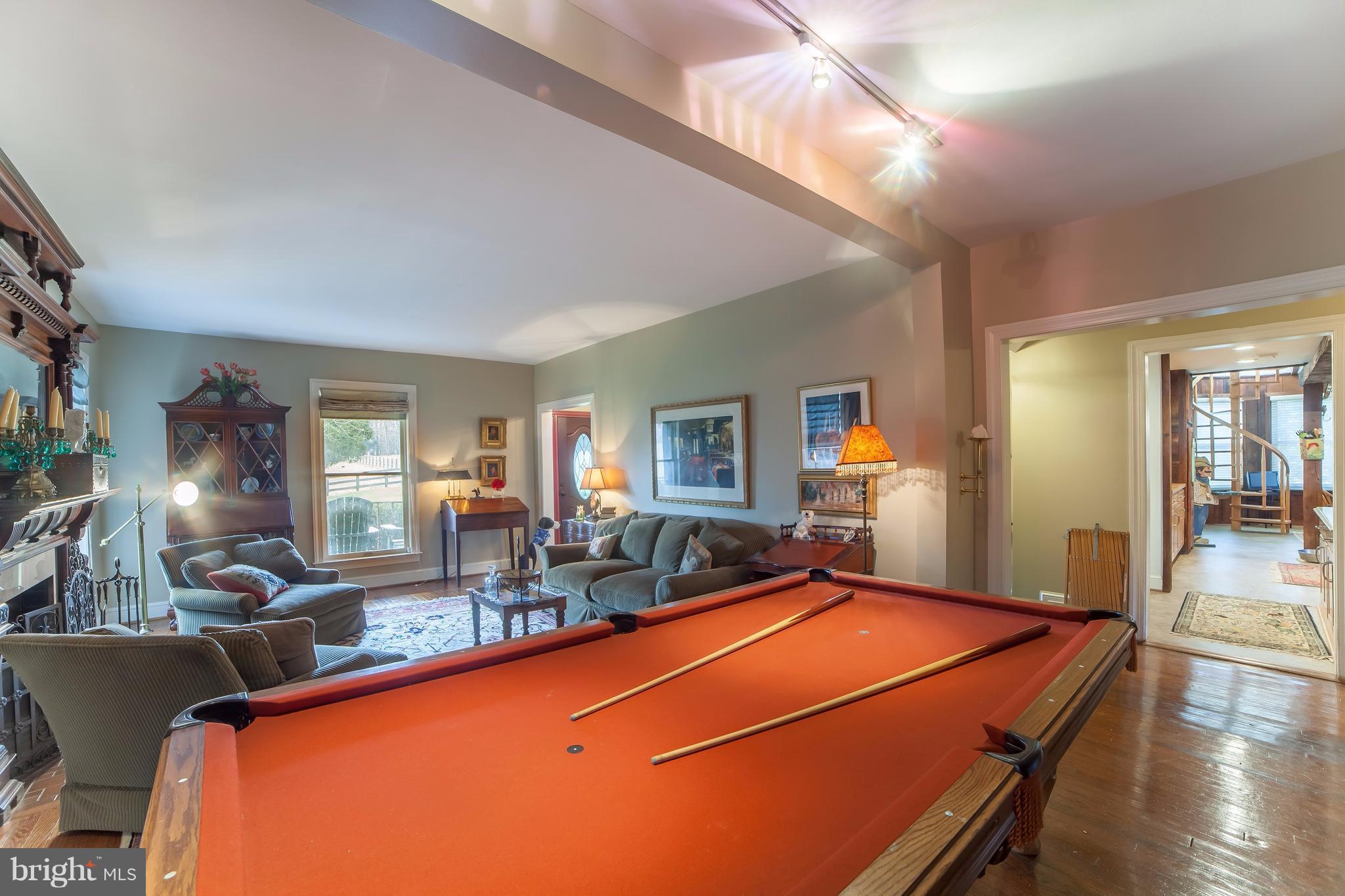 5515 Riggs Road Gaithersburg, MD 20882 - Photo 10 of 30 Family Room