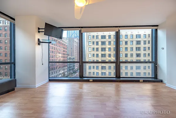 $3,250 | 900 North Lake Shore Drive, Unit 702, Chicago, IL 60611