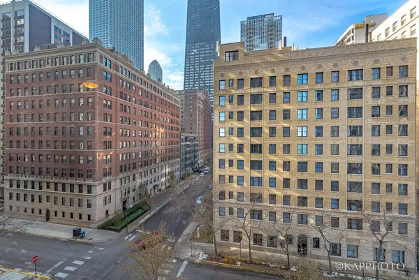 $3,250 | 900 North Lake Shore Drive, Unit 702, Chicago, IL 60611