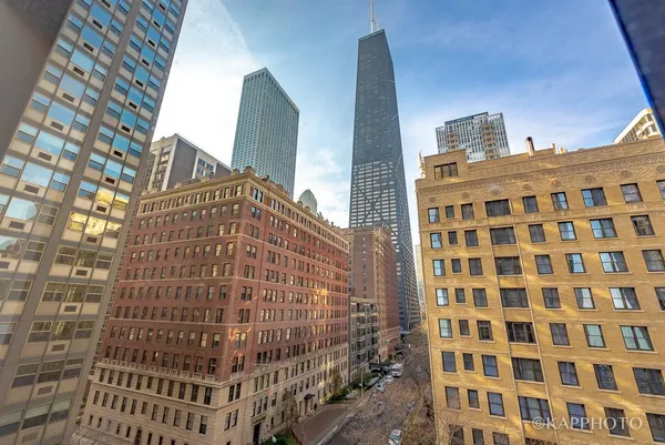 $3,250 | 900 North Lake Shore Drive, Unit 702, Chicago, IL 60611