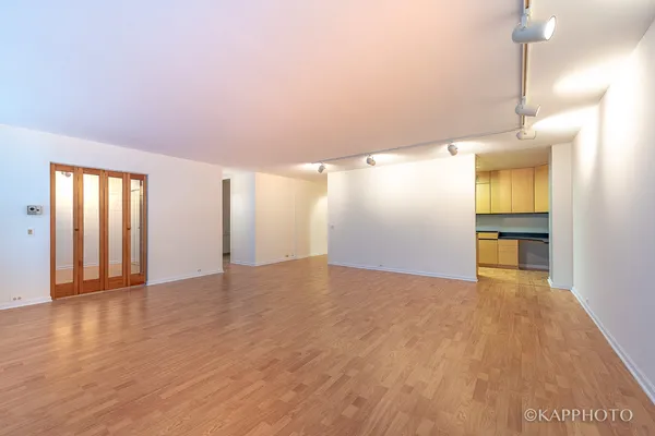 $3,250 | 900 North Lake Shore Drive, Unit 702, Chicago, IL 60611