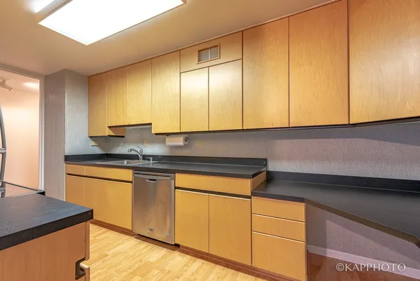 $3,250 | 900 North Lake Shore Drive, Unit 702, Chicago, IL 60611