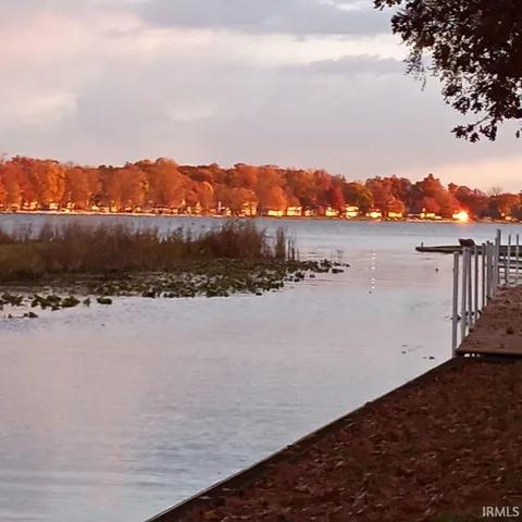 $669,900 | 5916 East George Street, Syracuse, IN 46567