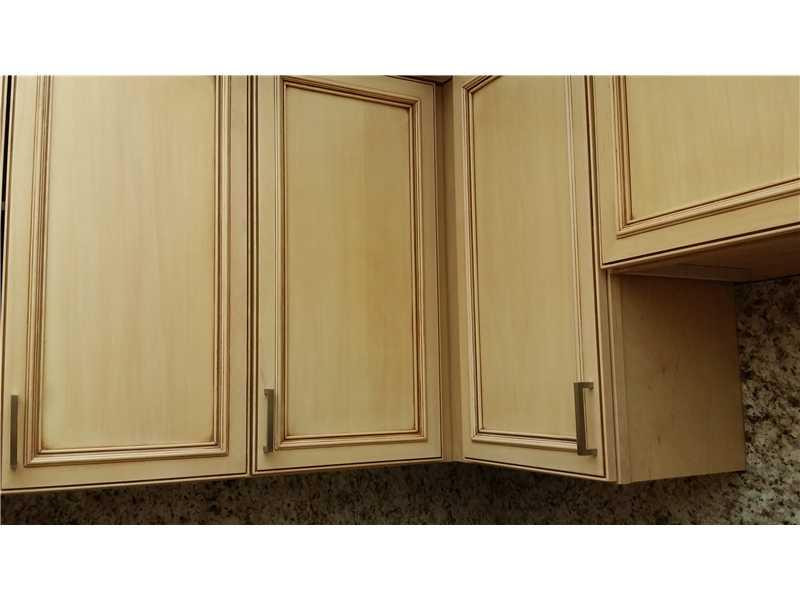491 Racquet Club Road, Unit 306 Weston, FL 33326 - Photo 4 of 15 Kitchen