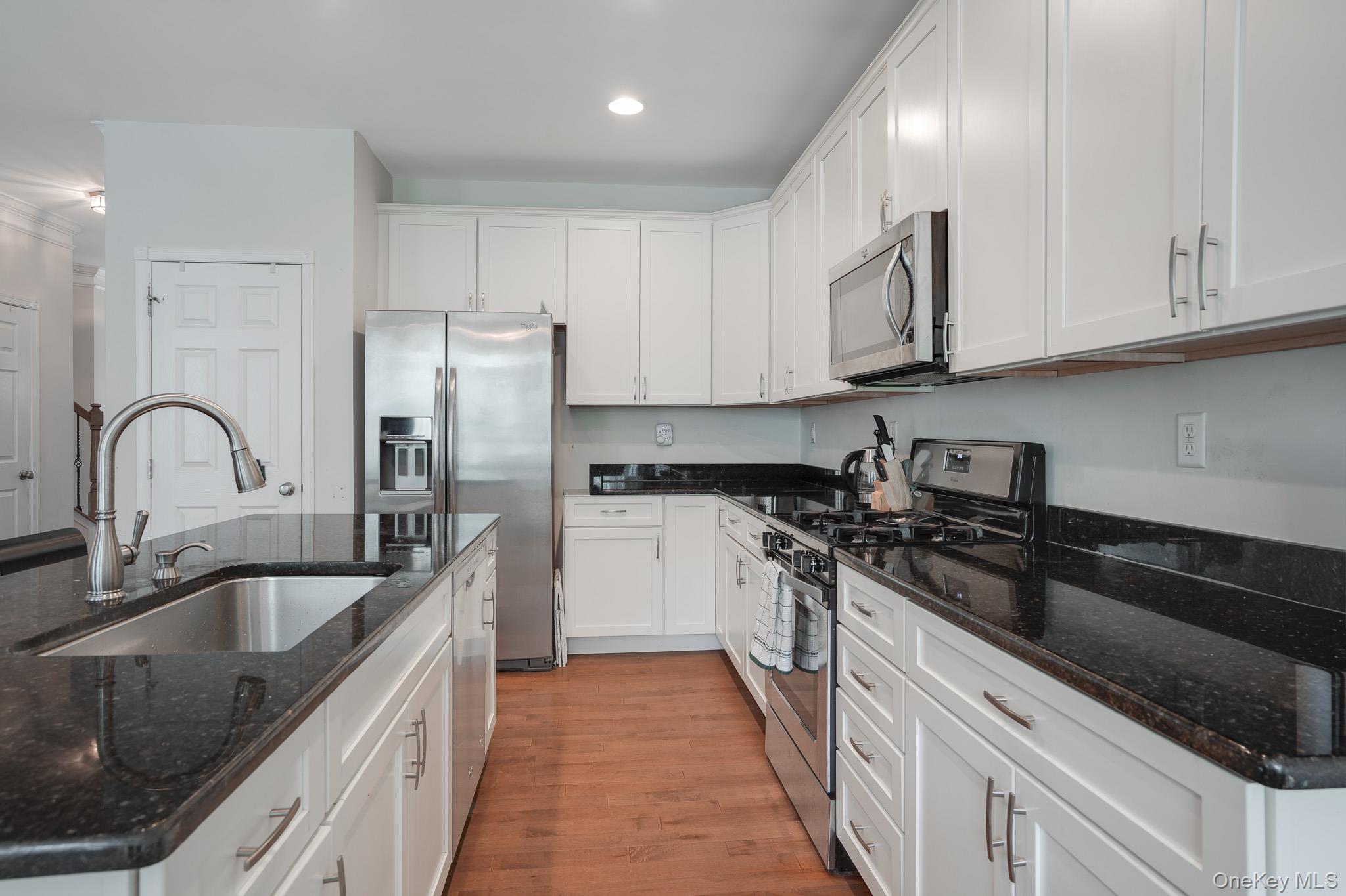 1130 Cold Spring Road Fishkill, NY 12524 - Photo 6 of 32