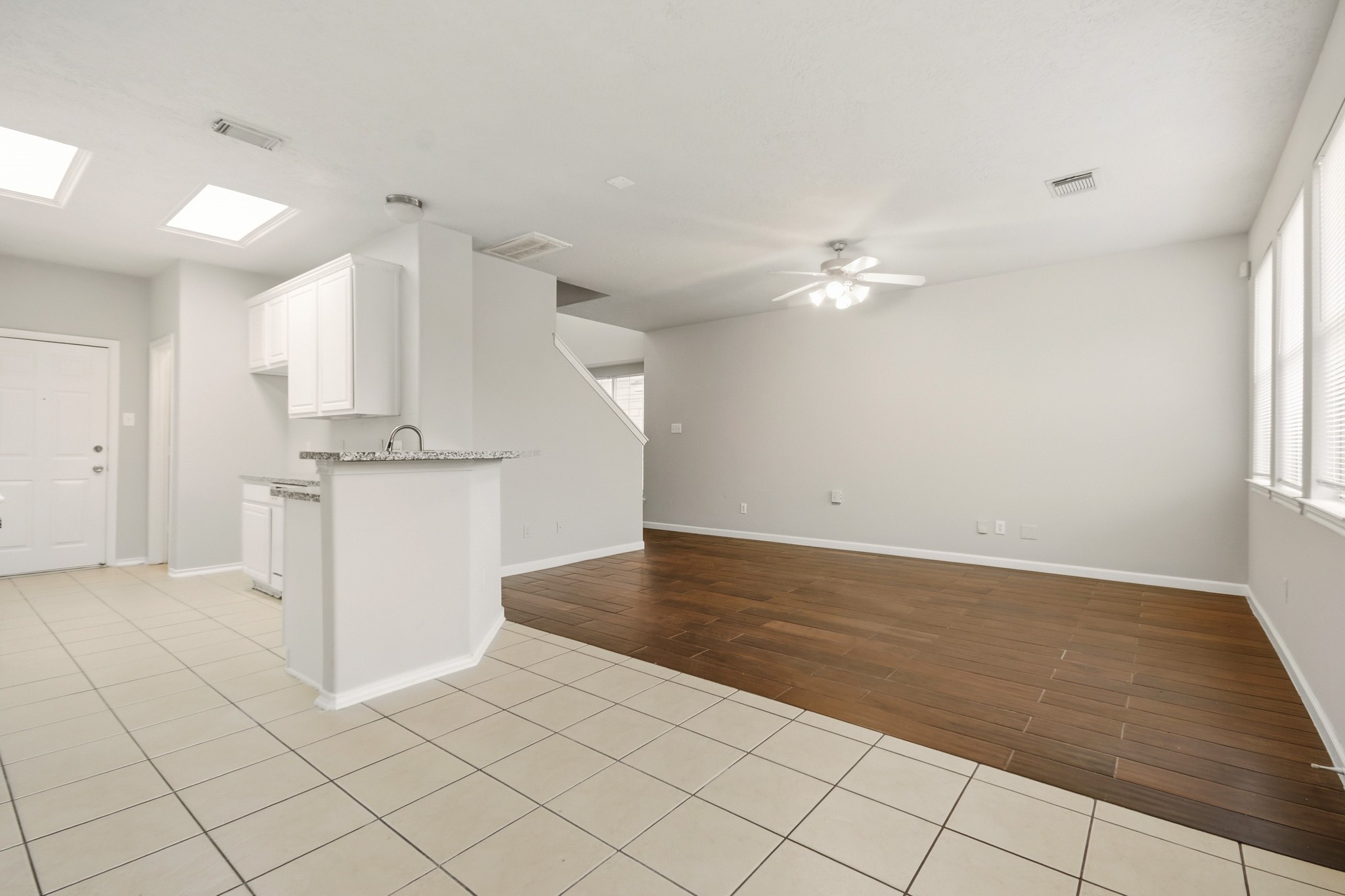 13107 Peppergate Lane Houston, TX 77044 - Photo 3 of 16 Gallery Image 3
