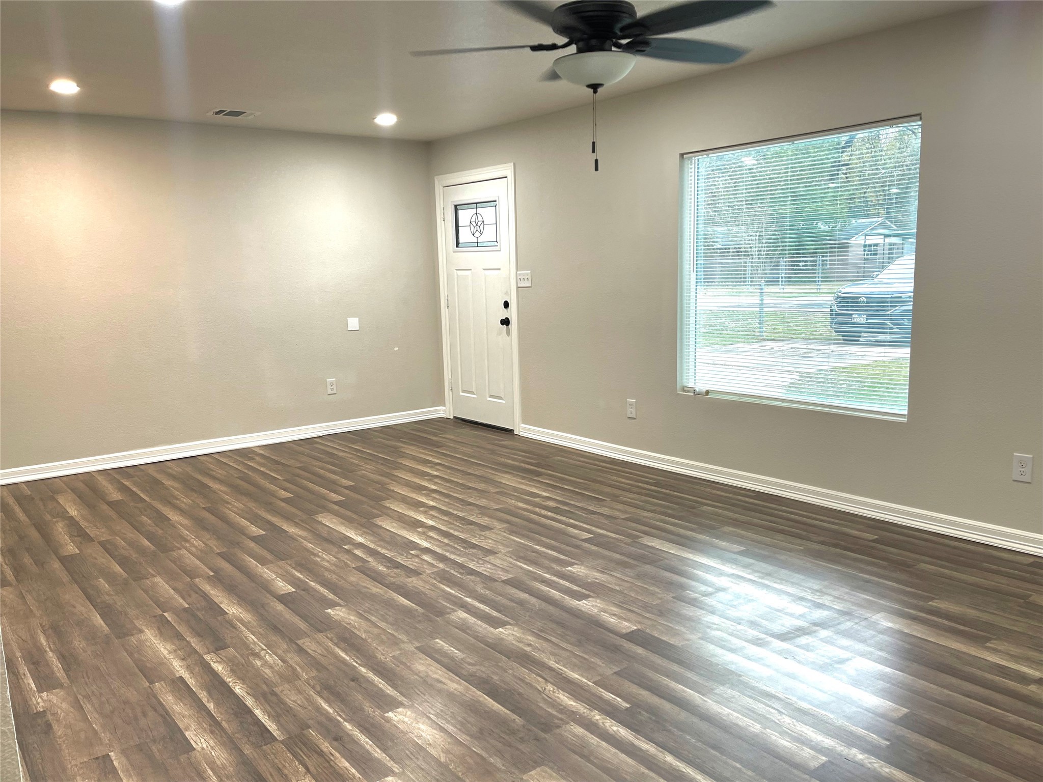 8710 Caddo Road Houston, TX 77078 - Photo 5 of 15