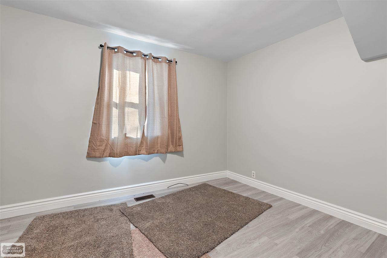 8236 Jackson Warren, MI 48089 - Photo 14 of 20 50032257-13.JPG