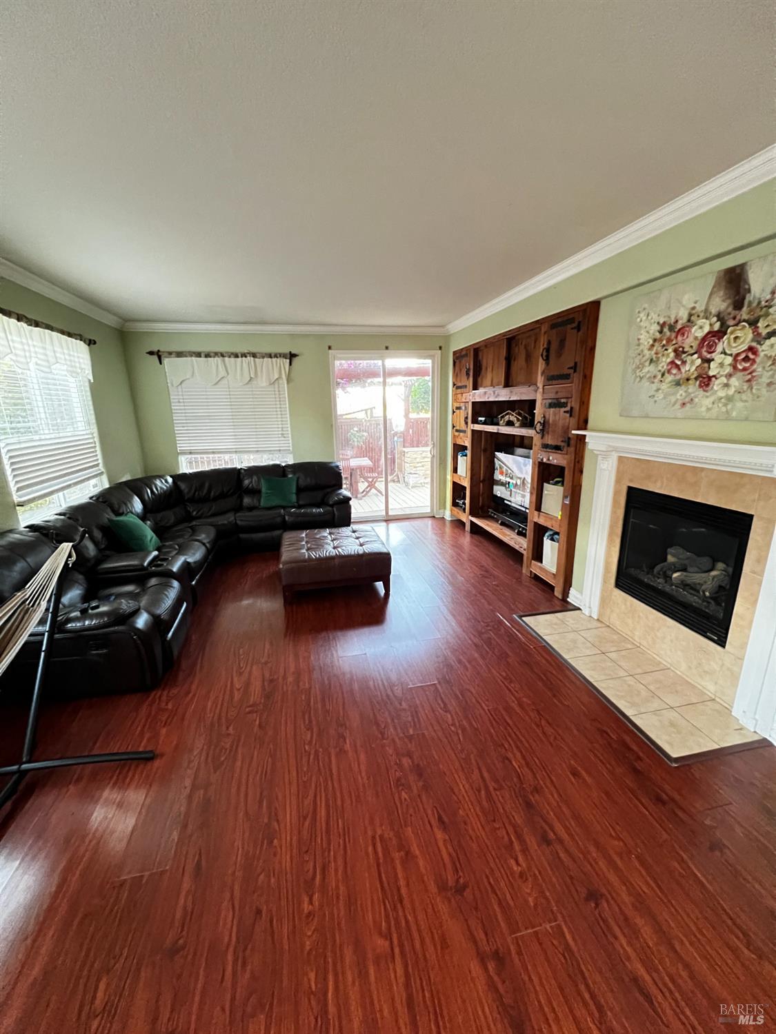 40 Curtis Court Bay Point, CA 94565 - Photo 5 of 18 a living room with furniture and a fireplace