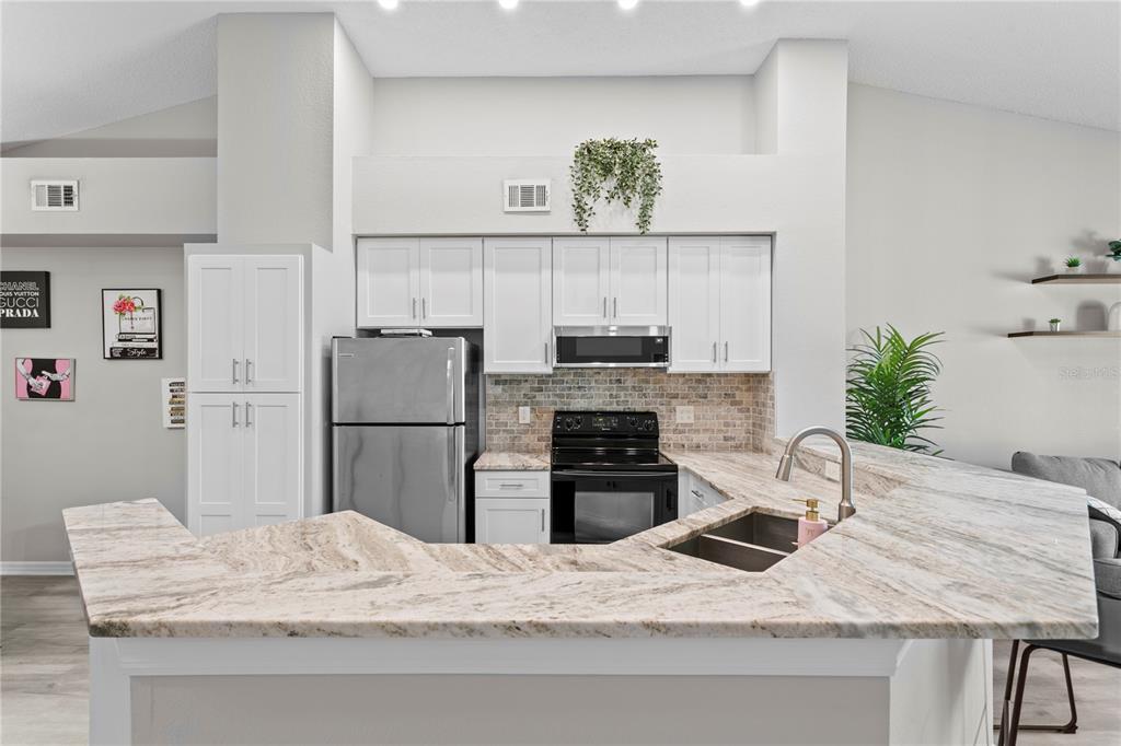 1040 Normandy Trace Road Tampa, FL 33602 - Photo 13 of 37