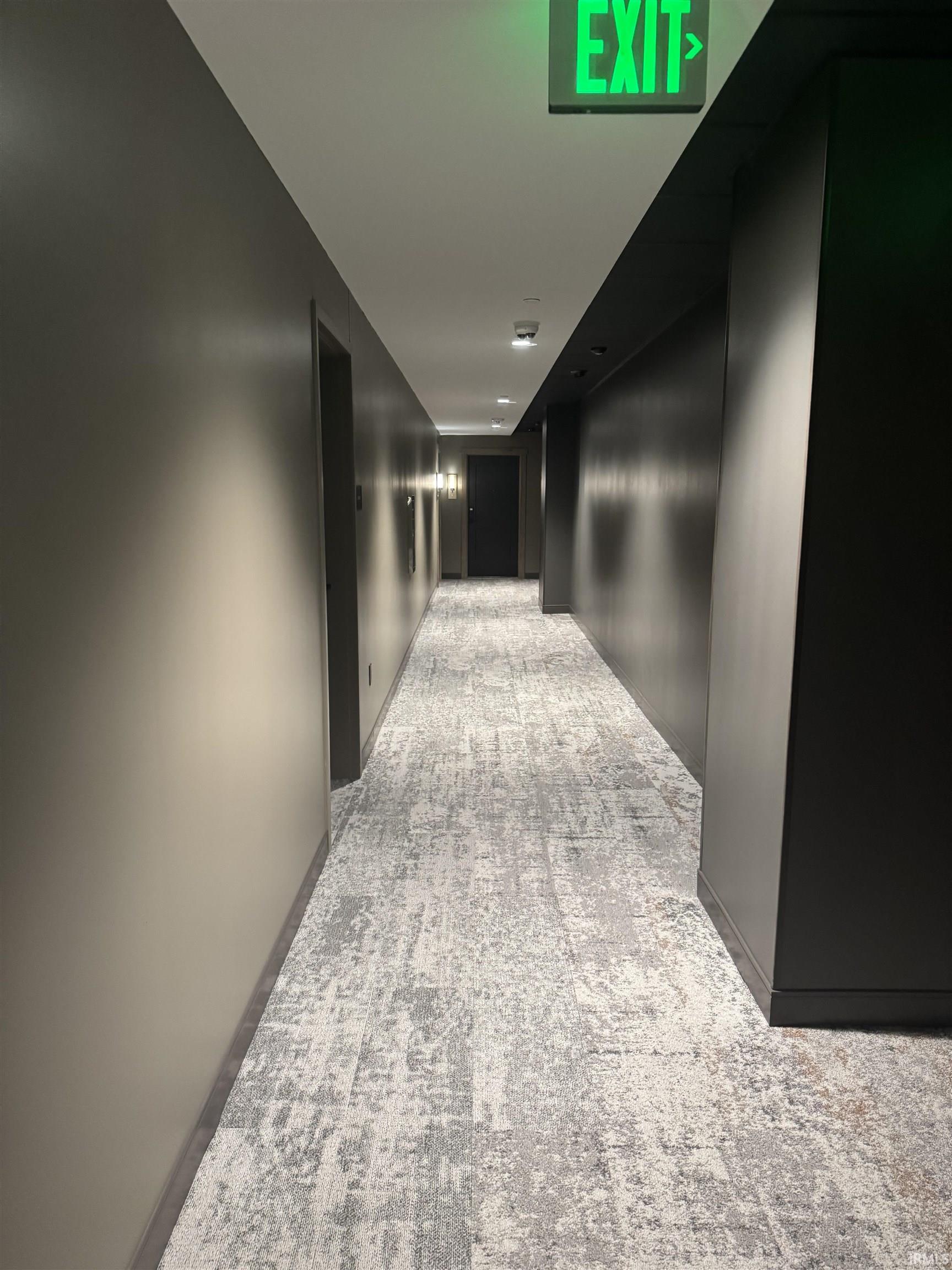 647 Webster Street Fort Wayne, IN 46802 - Photo 4 of 24