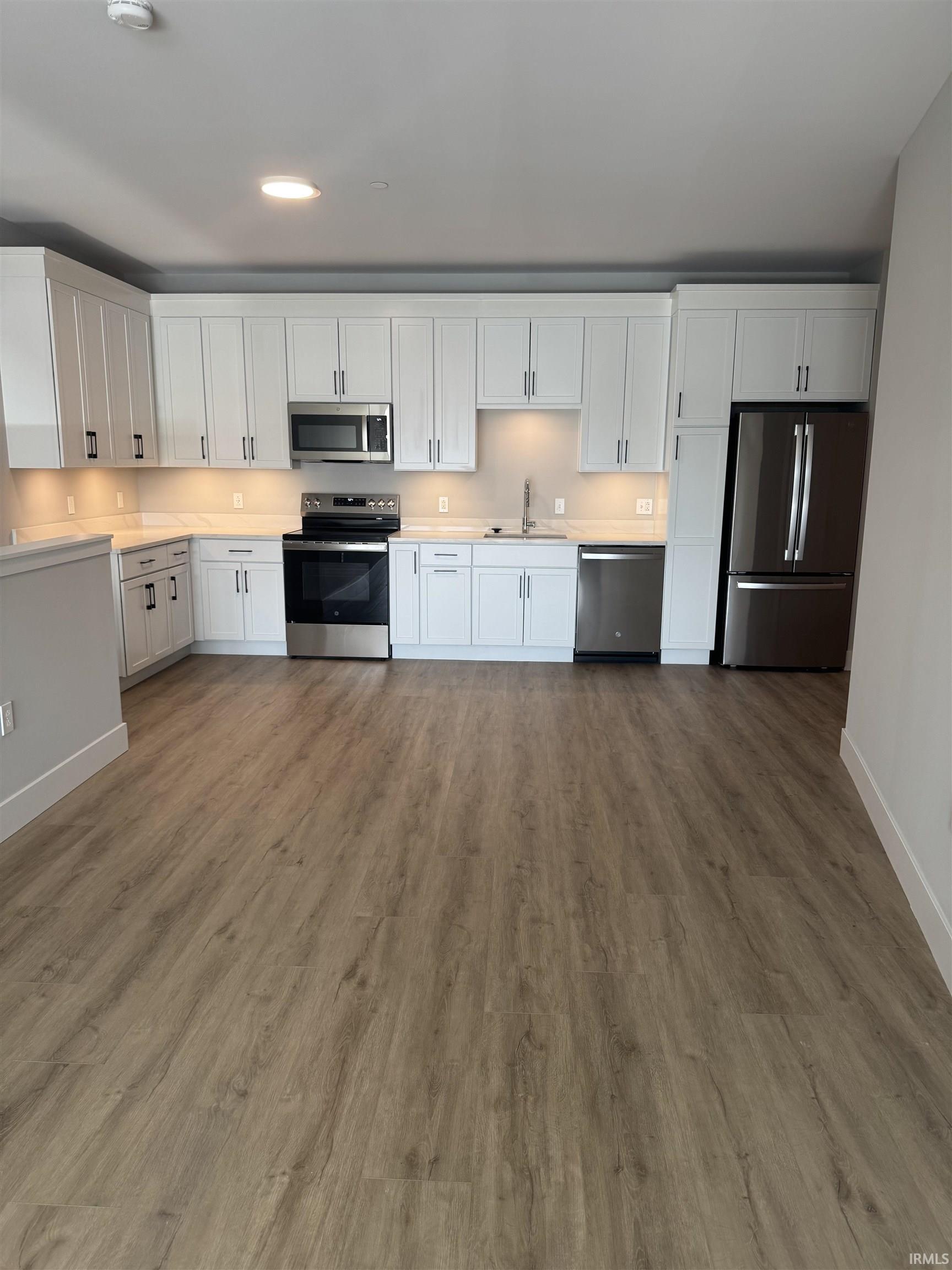 647 Webster Street Fort Wayne, IN 46802 - Photo 5 of 24