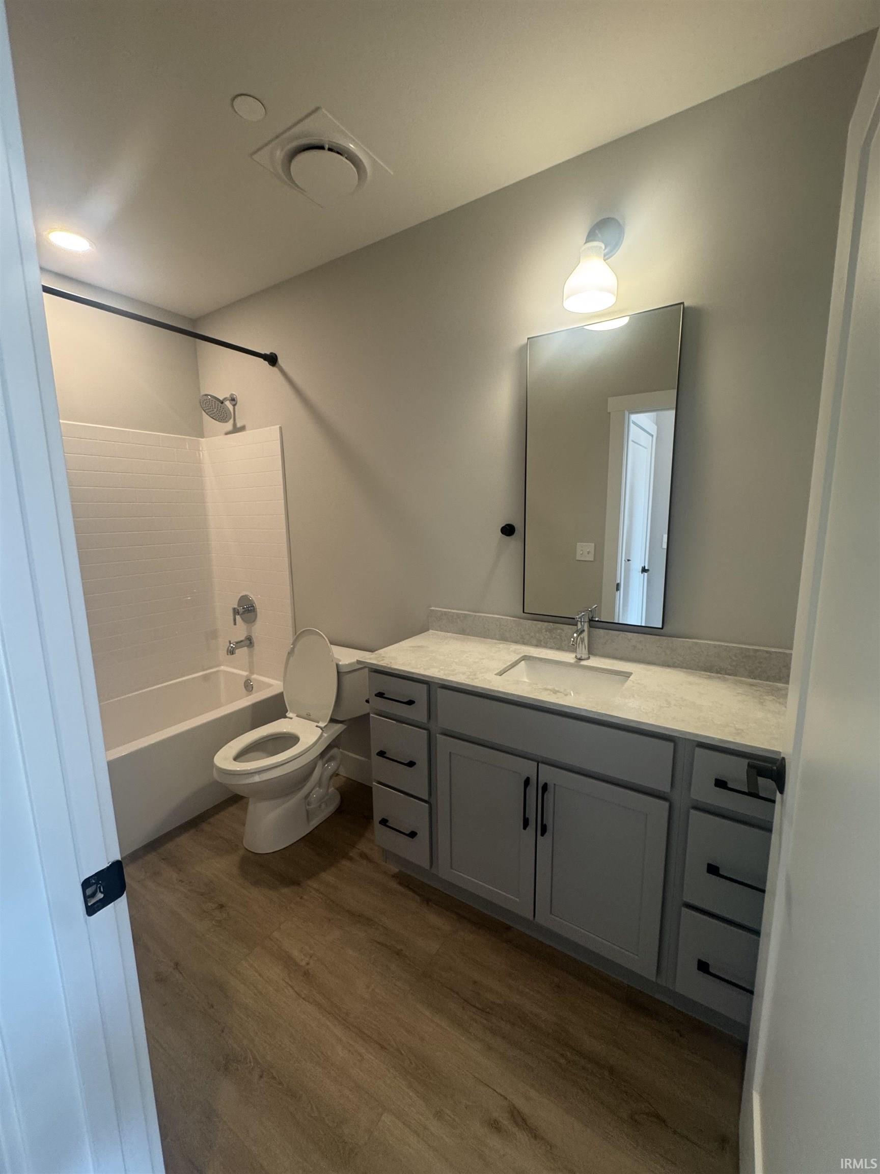 647 Webster Street Fort Wayne, IN 46802 - Photo 9 of 24