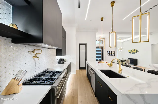 $14,995 | 7707 East 3rd Street, Scottsdale, AZ 85251