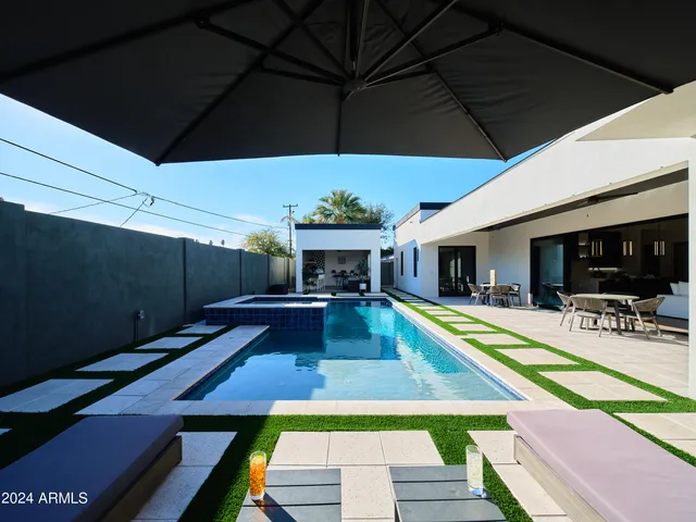 $14,995 | 7707 East 3rd Street, Scottsdale, AZ 85251